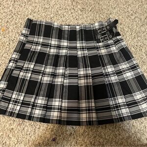 No Boundaries Black & White Plaid Pleated Mini Skirt with Buckles